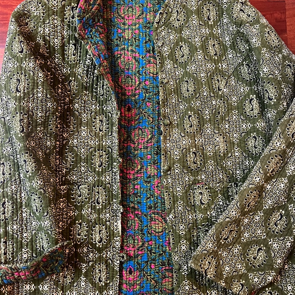 Reversible quilted jacket 💚